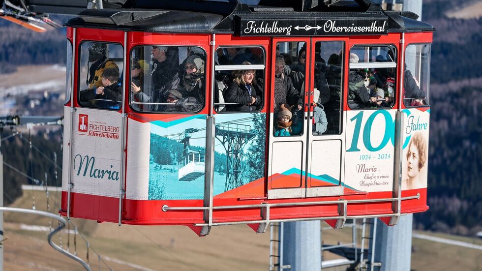Die Fichtelberg-Schwebebahn dürfte bald wieder mit Wintersportlern gefüllt sein (Archivbild). Die Fichtelberg-Schwebebahn dürfte bald wieder mit Wintersportlern gefüllt sein (Archivbild).