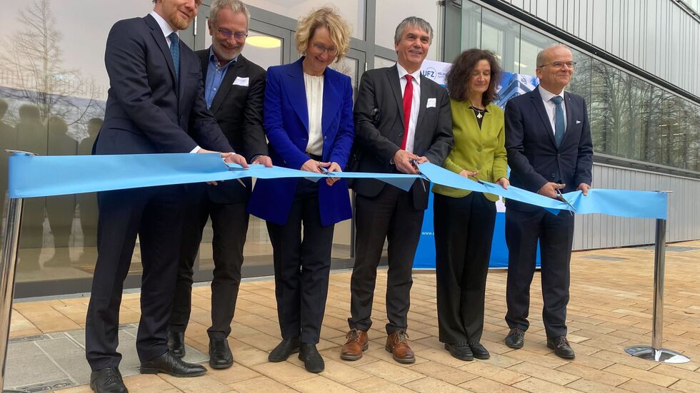 Zur Eröffnung kamen zahlreiche Vertreter aus Politik und Wissenschaft,