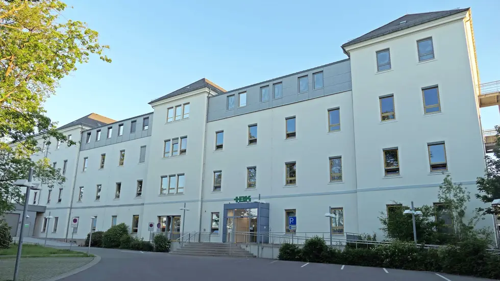 In der Werdauer Straße 68 werden jetzt künftig auch Patienten mit Leber-, Bauchspeicheldrüsen- und Magen-Darm-Leiden behandelt.