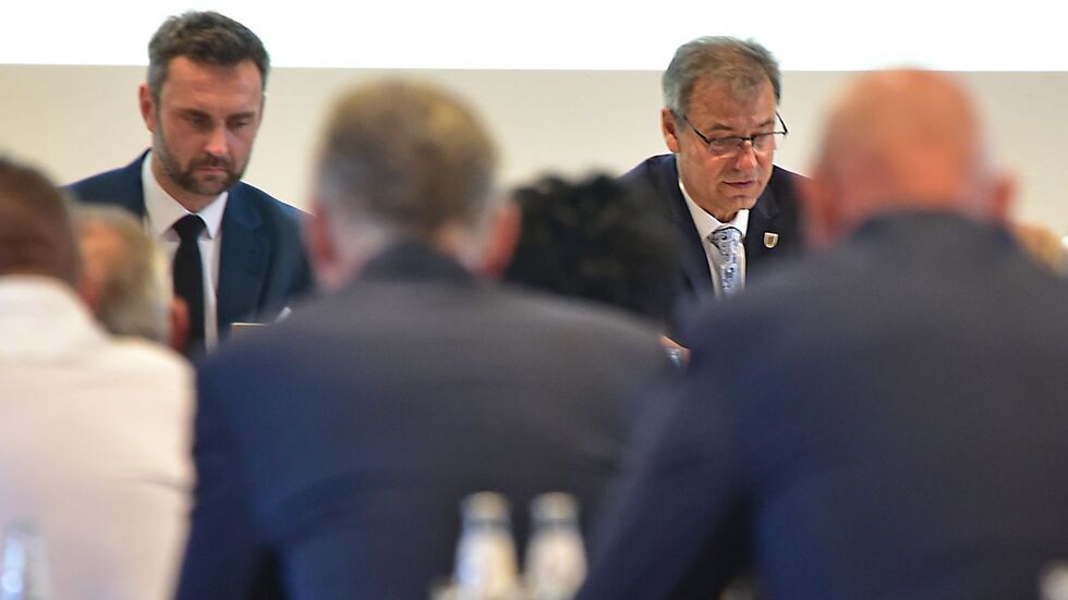 Nordsachsens Landrat Kai Emanuel (re.) und sein Finanzbeigeordneter Jens Kabisch sind sauer auf den Freistaat Sachsen.