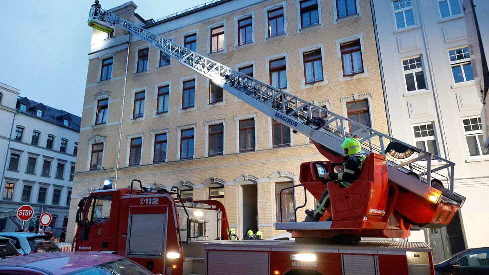 In einer Dachgeschosswohnung in der Hainstraße war auf einem Herd Essen angebrannt.