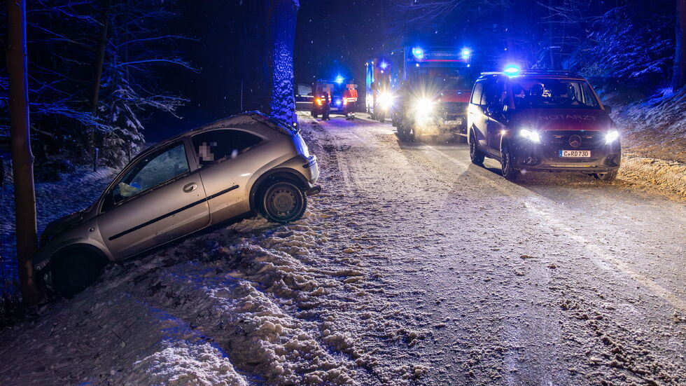 Zur genauen Unfallursache ermittelt die Polizei.