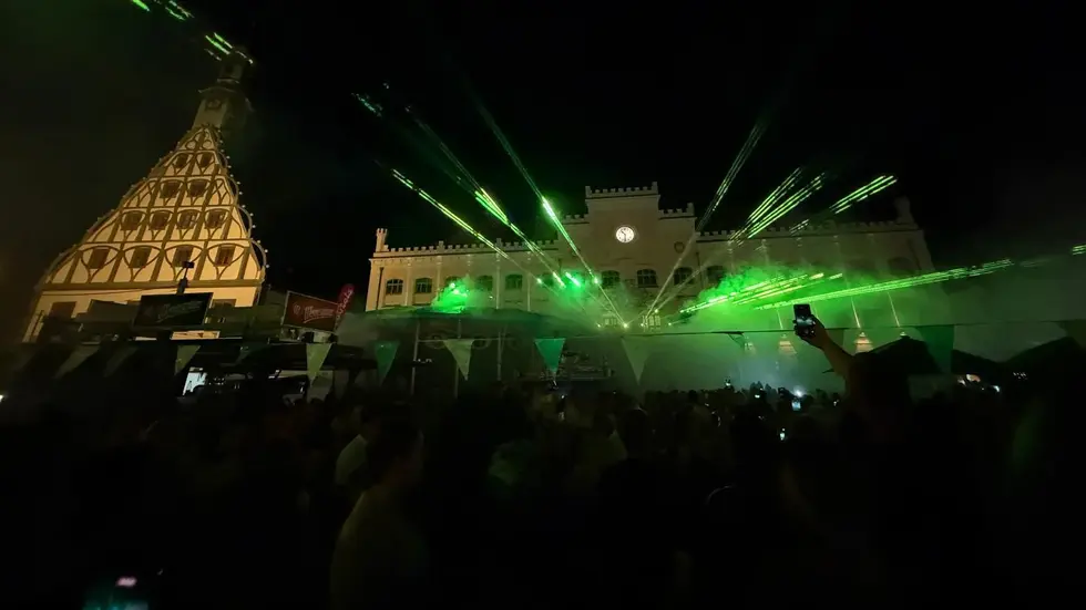 Die Lasershow am späten Samstagabend war für viele Besucher ein Highlight. Die Lasershow am späten Samstagabend war für viele Besucher ein Highlight.