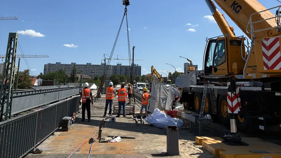 Für die neue Campuslinie wird auf der Nossener Brücke noch eine ganze Weile gebaut. (Archivbild) Für die neue Campuslinie wird auf der Nossener Brücke noch eine ganze Weile gebaut. (Archivbild)