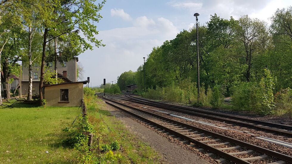 Bahnhof Bernsdorf. Derzeit rollen dort nur Güterzüge vorbei.