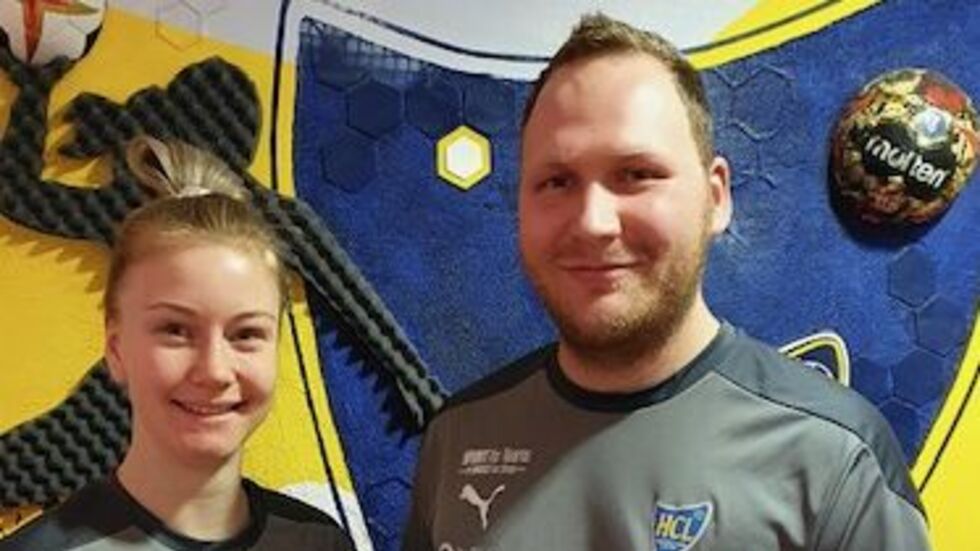 Pauline Uhlmann mit Cheftrainer Fabian Kunze 