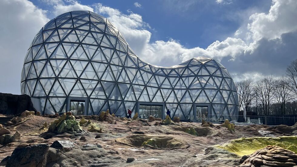 Das Tor zum Saurierpark: Durch das Mituseum gelangen Besucher zunächst in die Erlebniswelt "Ursuppe". 