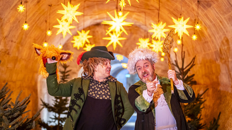 Thomas Fedrowitz (li.) ist "Hans im Glück" auf der Festung und tritt mit seinem Kollegen Moritz Röhl mehrfach an den Adventswochenenden auf