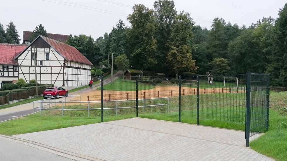 Auf dem Wertstoff-Sammelplatz oberhalb des Baches sollen bald die Container zurückkehren. 