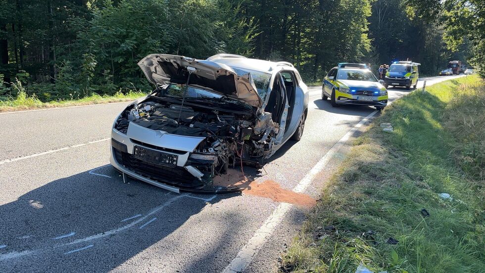 Der Renault nach dem Unfall.