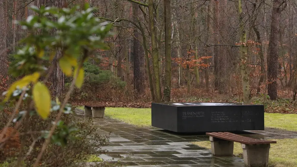 Auf dem Heidefriedhof wurden jetzt zwei unbekannte Massengräber entdeckt Auf dem Heidefriedhof wurden jetzt zwei unbekannte Massengräber entdeckt