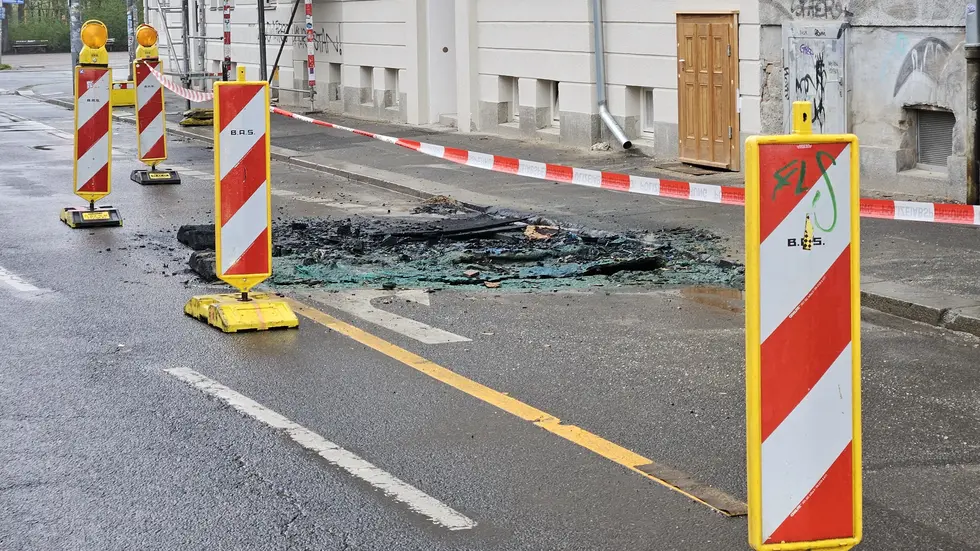 Von dem Toilettenhaus blieb nach dem Brand nichts übrig. Von dem Toilettenhaus blieb nach dem Brand nichts übrig.