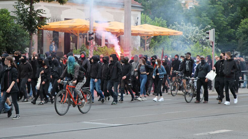 Eine Demo im Leipziger Stadtteil Connewitz (Symbolbild).