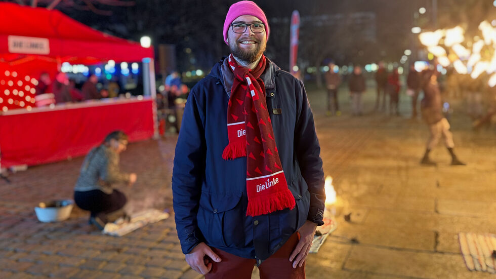 Bundestagskandidat Marten Hennig (DIE LINKE) liebt Literatur, Ukulele, und Thai-Boxen.
Bundestagskandidat Marten Hennig (DIE LINKE) liebt Literatur, Ukulele, und Thai-Boxen.