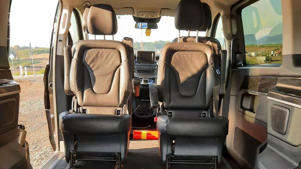 In einem Transporter wurde die Gruppe nach Deutschland gebracht. 