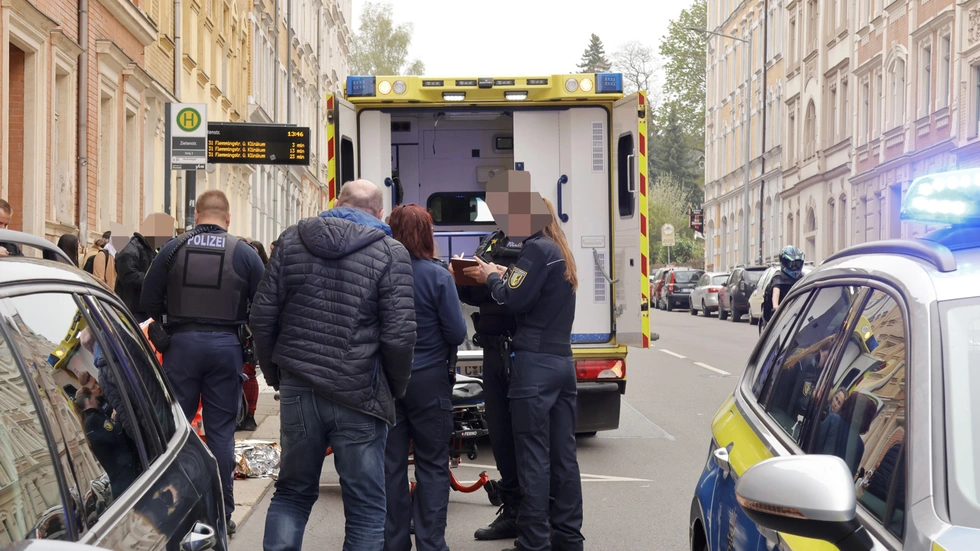 Ein 14 Jahre altes Mädchen ist bei diesem Unfall auf der Fürstenstraße in Chemnitz schwer verletzt worden. Ein 14 Jahre altes Mädchen ist bei diesem Unfall auf der Fürstenstraße in Chemnitz schwer verletzt worden.