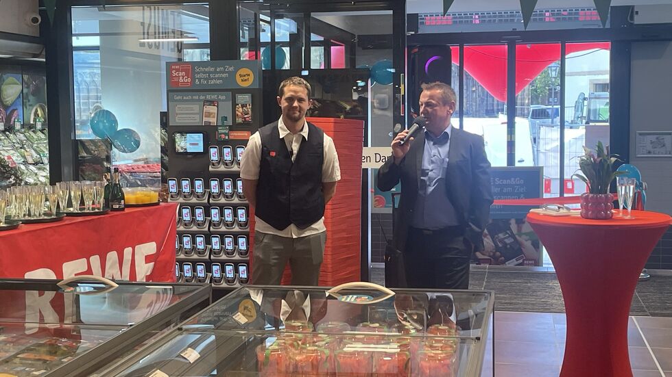 Vertriebsleiter Frank Hofmann (rechts) und Marktmanager Felix Richter