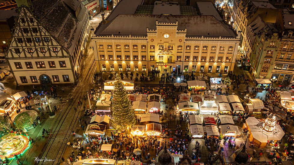 Über 100 Buden locken auf Hauptmarkt, Kornmarkt und Marienplatz.