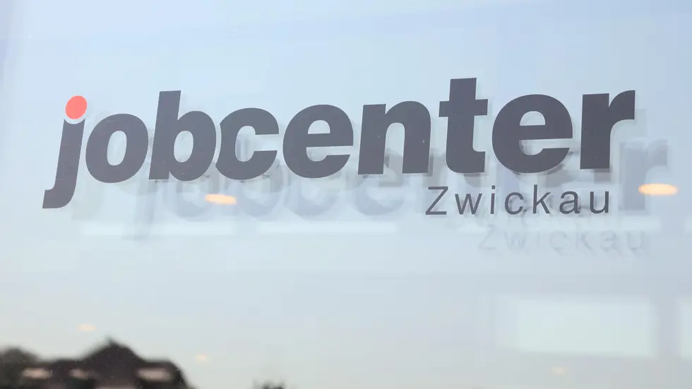 Während des Einsatzes war der Publikumsverkehr im Jobcenter unterbrochen. 