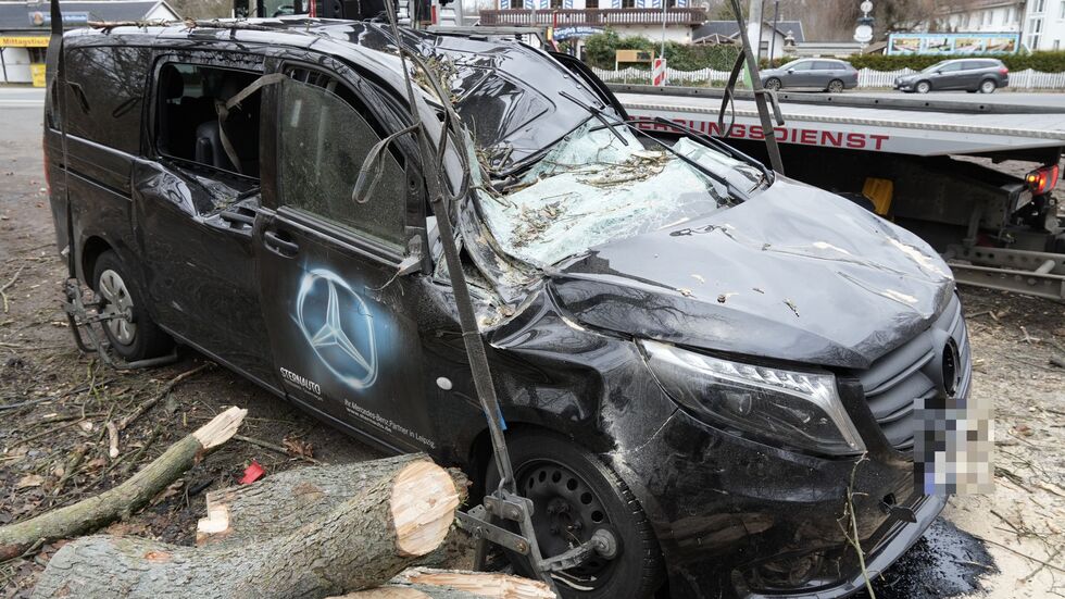 Der schrottreife Mercedes Vito. Der schrottreife Mercedes Vito.
