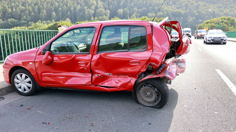 Der Renault am Unfallort.