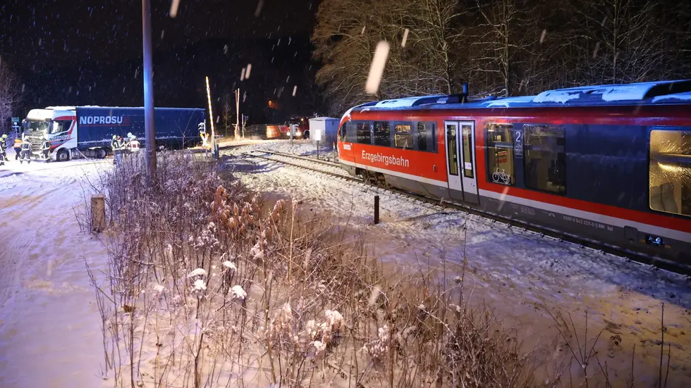 An diesem Bahnübergang ereignete sich der Zusammenstoß. An diesem Bahnübergang ereignete sich der Zusammenstoß.