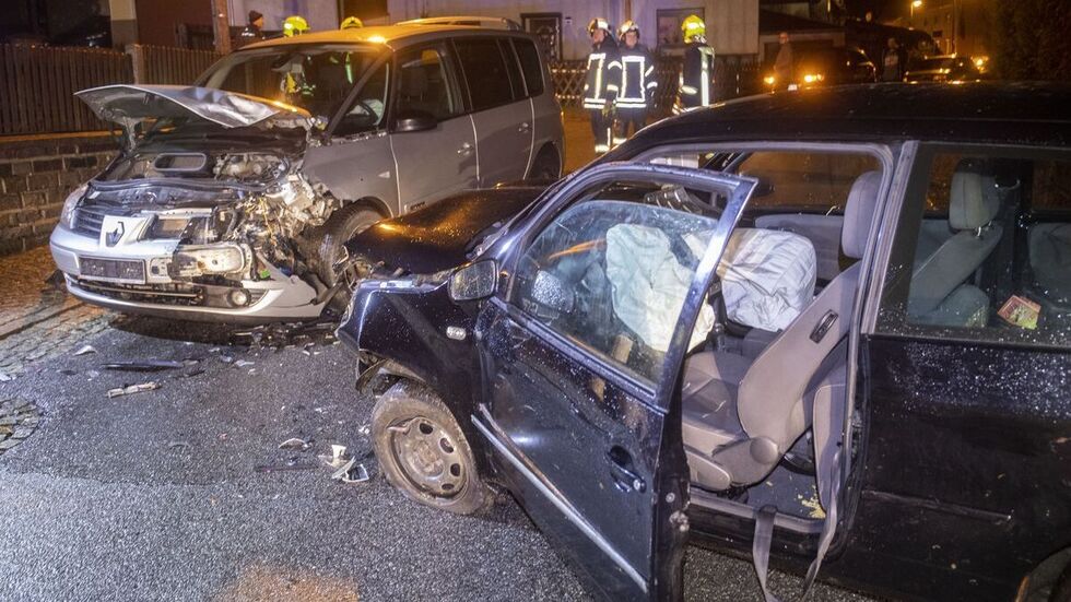 In Hermannsdorf kollidierte ein Pizzalieferant mit einem Renault