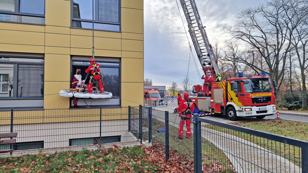 Der "Nikolaus-Einsatz" war für Patienten und Mitarbeiter des HBK eine willkommene Abwechslung.