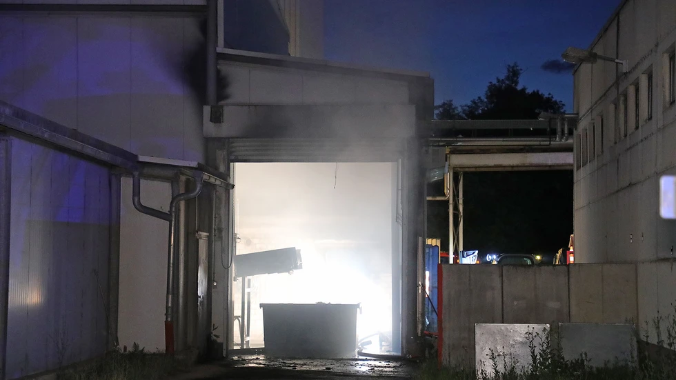 Eine Lagerhalle mit Pellets war in Brand geraten Eine Lagerhalle mit Pellets war in Brand geraten