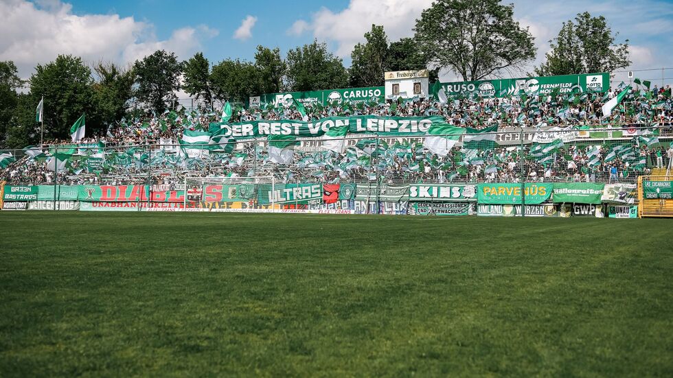 Fans vom Fußball-Regionalligist Chemie Leipzig im Alfred-Kunze-Sportpark (Symbolbild).