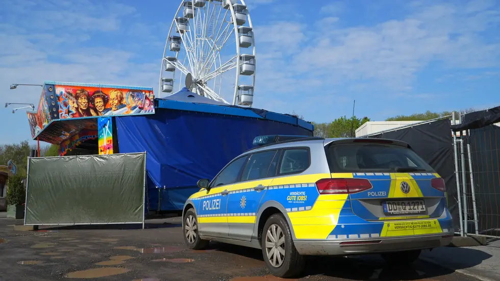 Die Polizei am Brandort. Die Polizei am Brandort.