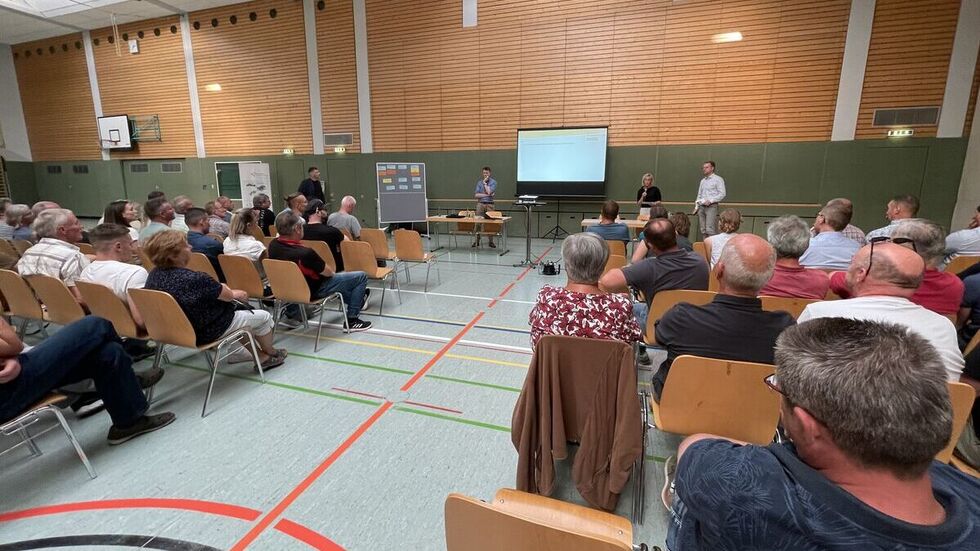 Die rund 250 Anwesenden verfolgten interessiert die Ausführungen der Protagonisten. 