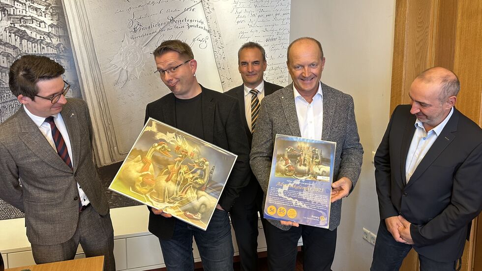 Clemens Osborg (v.l.), Veit Schenderlein, Jörg Dietzsch, Jörg Dierig und Mike Wels bei der Vorstellung des Kalenders. 