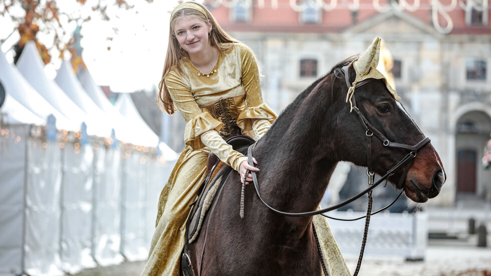 Die 17-jährige Emma Börner wird gemeinsam mit Wallach Apollo bei der Eröffnung des Augustusmarkts dabei sein.