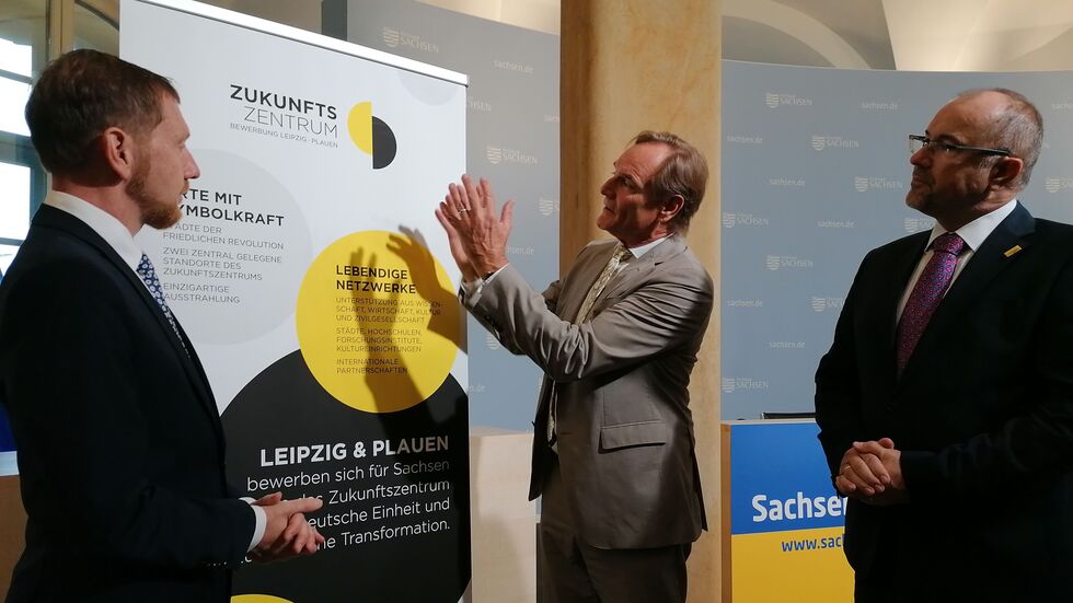 v. r. n. l. Michael Kretschmer, Burkhard Jung, Steffen Zenner