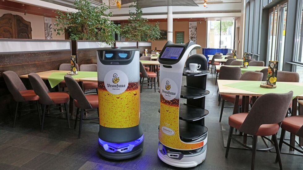 Insgesamt drei dieser Roboter unterstützen die Service-Kräfte im Brauhaus.