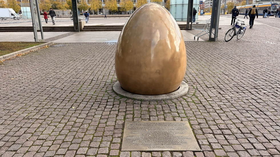 Auf dem ersten Blick sieht es nicht wie eine Glocke aus. Auf dem ersten Blick sieht es nicht wie eine Glocke aus.