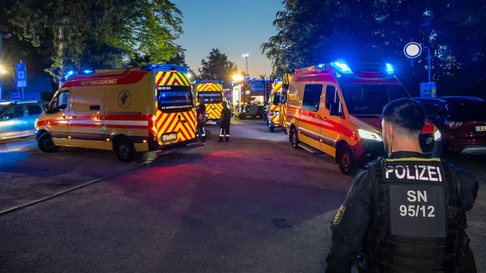Mehrere Rettungswagen waren im Einsatz. Mehrere Rettungswagen waren im Einsatz.