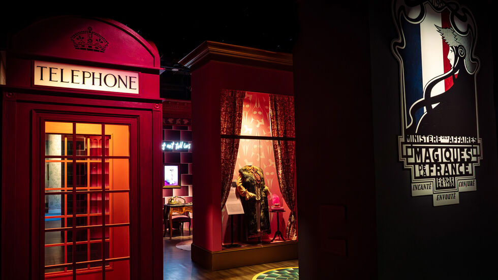 Hereinspaziert ins Zaubereiministerium! Galerien wie diese gibt es in der Erlebnis-Welt zu bestaunen.