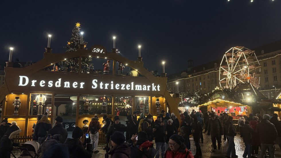 Großer Andrang: Der 591. Striezelmarkt ist eröffnet! Großer Andrang: Der 591. Striezelmarkt ist eröffnet!