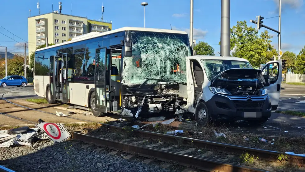 Im Kreuzungsbereich kam es zu dem Crash.