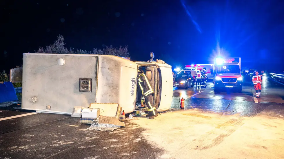In dem Wohnmobil befanden sich ein finnisches Ehepaar und zwei Hunde. In dem Wohnmobil befanden sich ein finnisches Ehepaar und zwei Hunde.