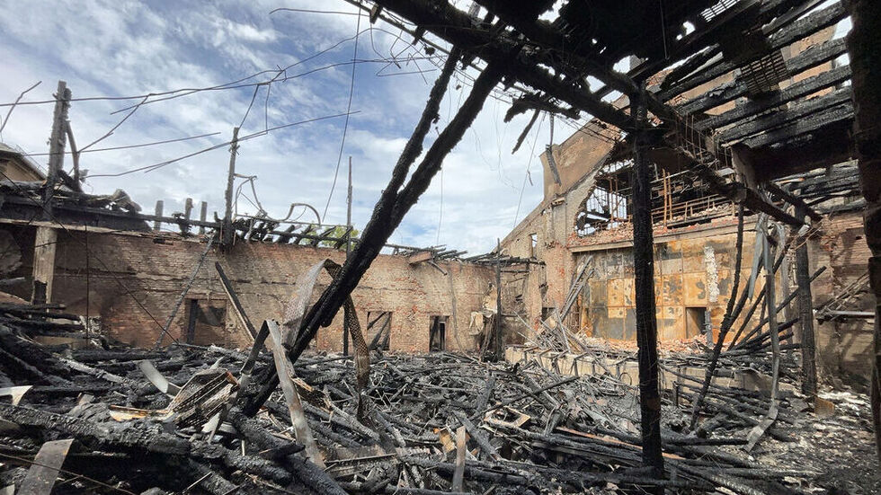 Das Feuer hatte im Juni große Teile des Gebäudekomplexes komplett zerstört.