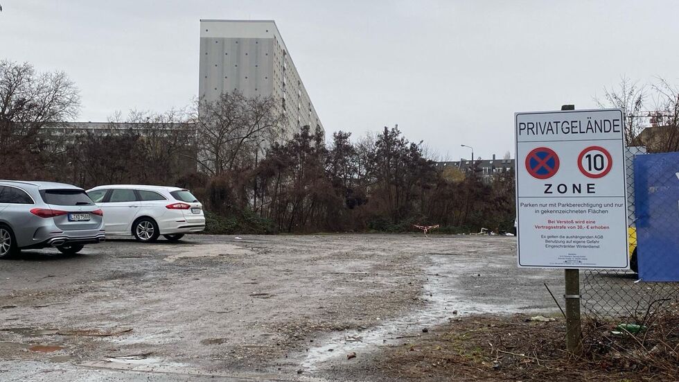 Auf diesem Parkplatz wurde die Leiche gefunden Auf diesem Parkplatz wurde die Leiche gefunden