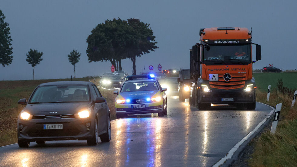 Nach gut einer Stunde konnte die Straße wieder freigegeben werden. 