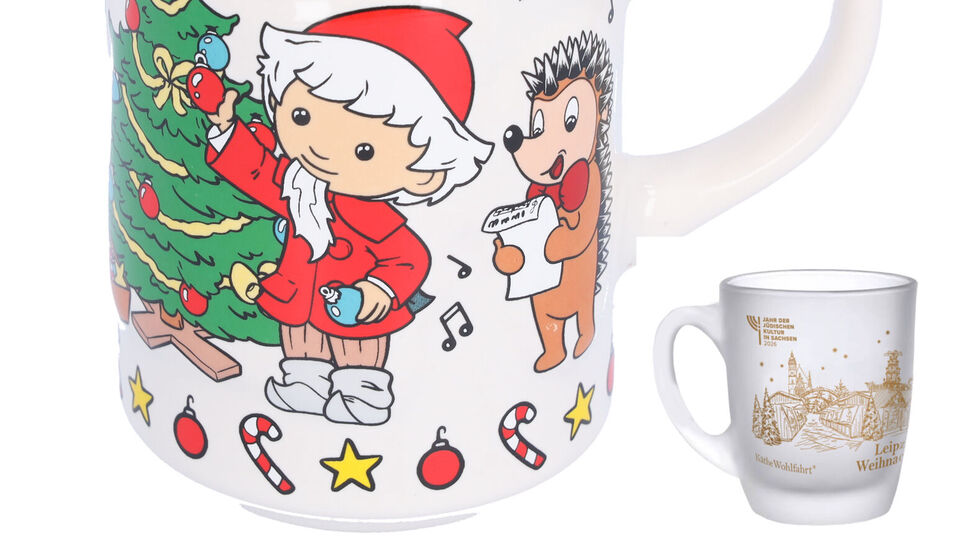 So sehen die Tassen für den diesjährigen Leipziger Weihnachtsmarkt aus.