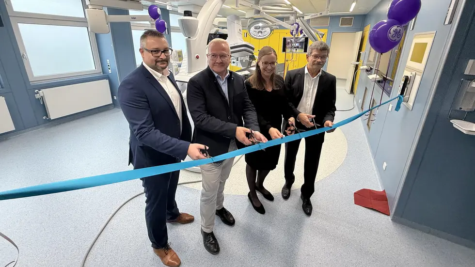Von links:
Maik Engelmann, Leider Verwaltung
Torsten Ruban-Zeh, OB Hoyerswerda 
Juliane Kirfe, GF des Seenland Klinikums HOY  
Roland Bantle, Clustergeschäftsführer Sana Kliniken Sachsen
