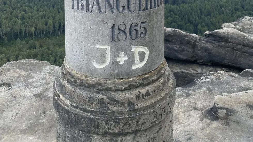 Foto vom 22.7.26 auf dem Großen Zschirnstein (Triangulationssäule)