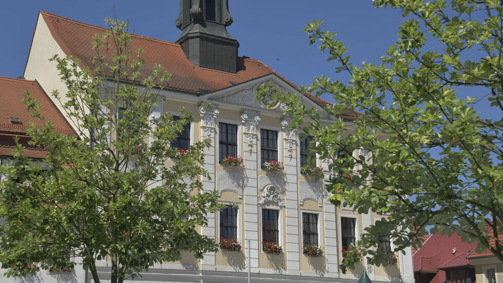 Das Radeberger Rathaus (Archivbild)