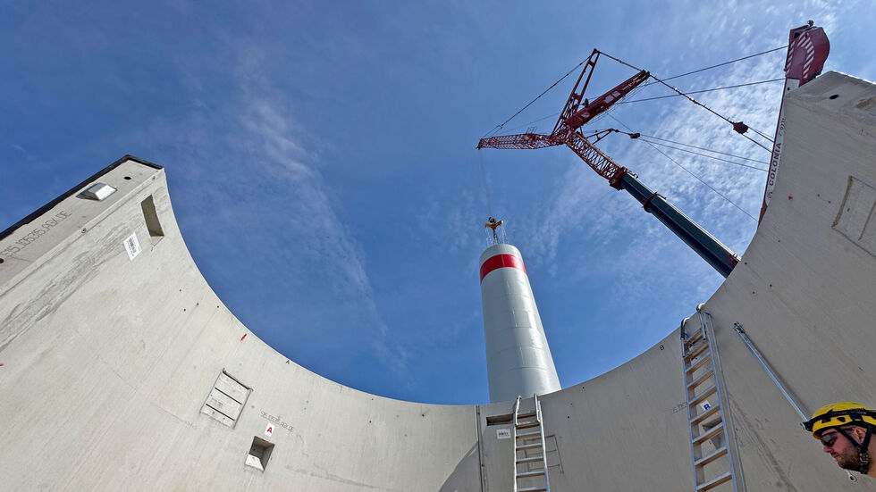 Windkraftanlage im Bau